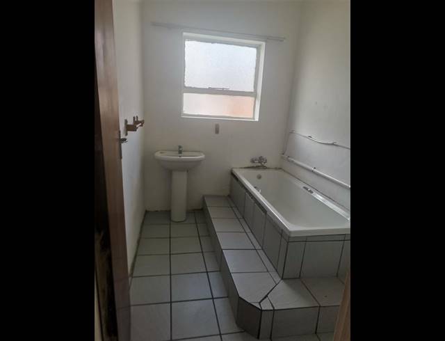 4 BEDROOM HOUSE FOR SALE IN GELVAN PARK